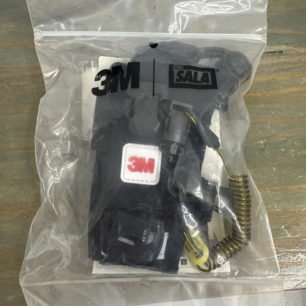 3M DBI-SALA® Adjustable Radio/Phone Holster, Clip2Loop 1500089